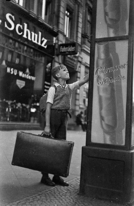 Koffertraum &copy; Fide Struck bpk-Fotoarchiv