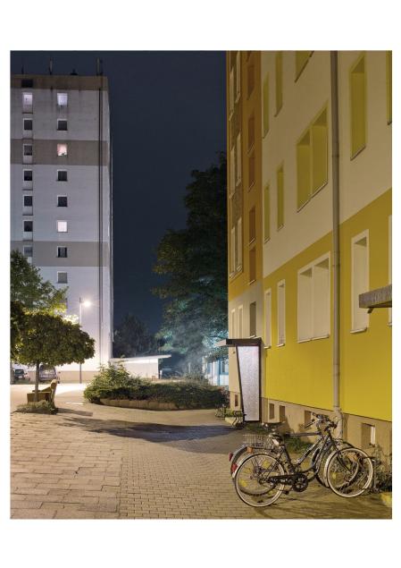 Eva Leitolf, aus der Serie Postcards from Europe, seit 2006, Archivpigmentdrucke, Archivkarton, 2014, VG Bild-Kunst Bonn 2022